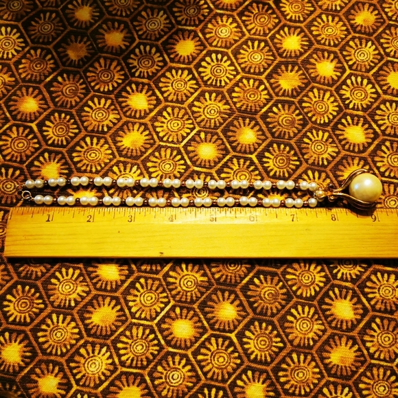 Vintage Faux Pearl and Gold Tone Necklace with Pearl Enhancer Pendant - Picture 9 of 15